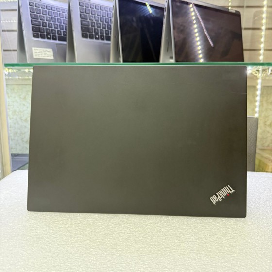 Portatil Usado Corporativo LENOVO THINKPAD T490 CORE I5 8365U